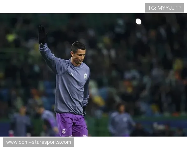 足球巨星成长轨迹全景呈现从青涩少年到世界顶级球员的奋斗历程