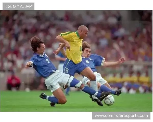 足球特效球星：聚焦炫酷技能与精彩瞬间展现极致运动魅力